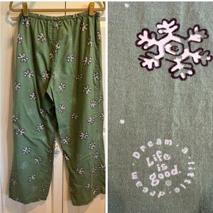 LIFE IS GOOD💚Green, Holiday Snowflake Pattern Pajama Pants - Vintage Pattern